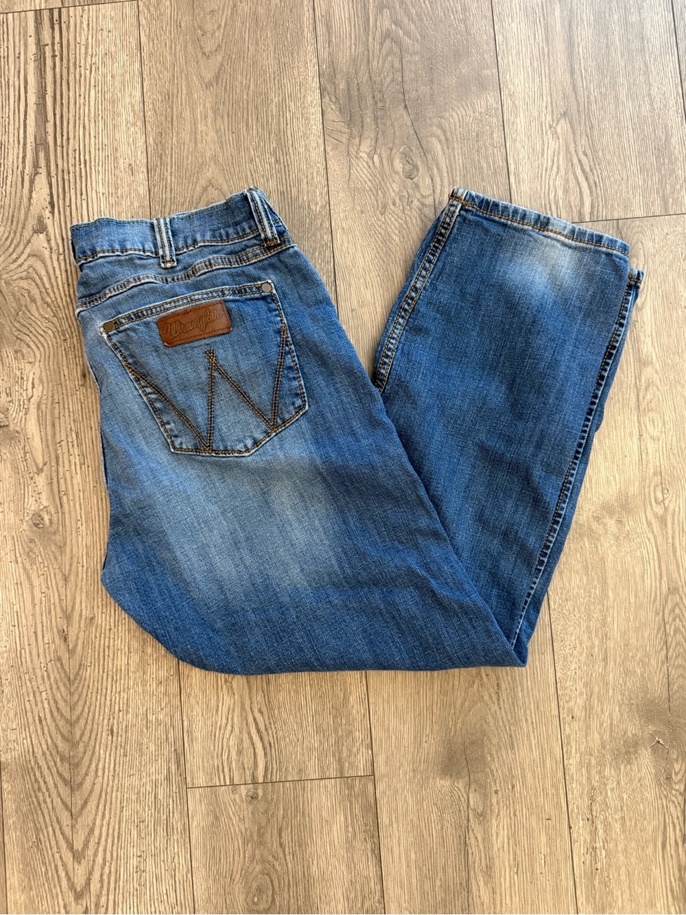 Wrangler Retro Slim Straight Medium Wash Men’s Size: 36x30 Denim Pant Jeans
